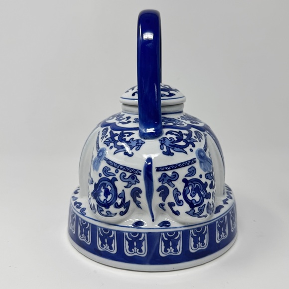 Vintage Elephant Chinoiserie Blue and White Teapot by Bombay - Picture 3 of 10